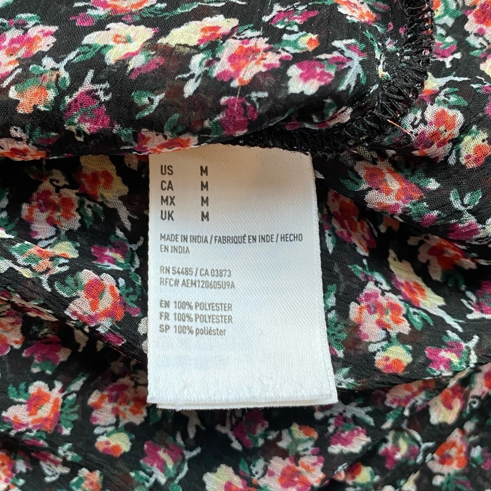 American Eagle Floral V-Neck - Picture 4 of 5